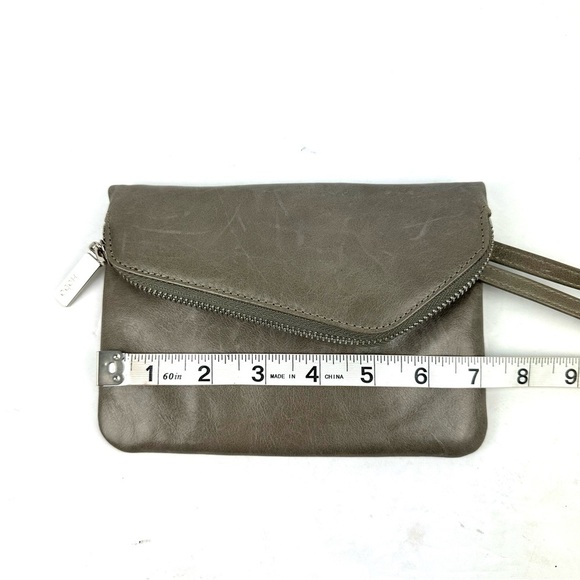 Hobo International Daria Wristlet Taupe Gray Leather Clutch Organizer - Picture 7 of 7